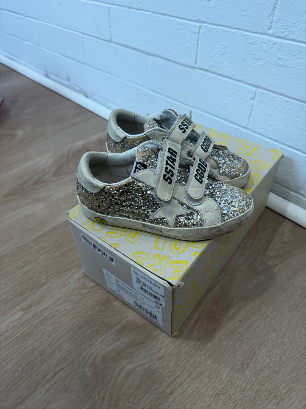 Golden Goose Kids Glitter Star Sneakers in Gold